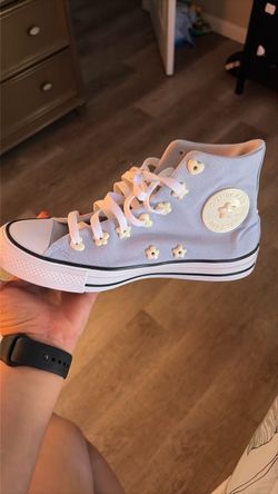Women converse size 8