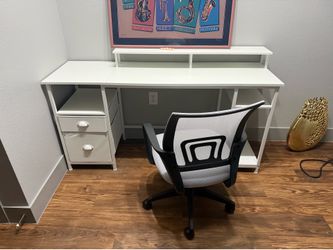 XL Desk and chair