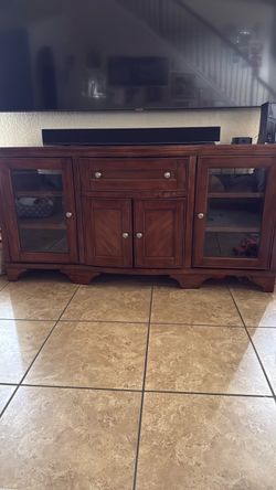 Tv console 65’