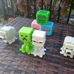 Minecraft Movie Figures Bundle – Creeper, Skeleton, Wolves + Cubes