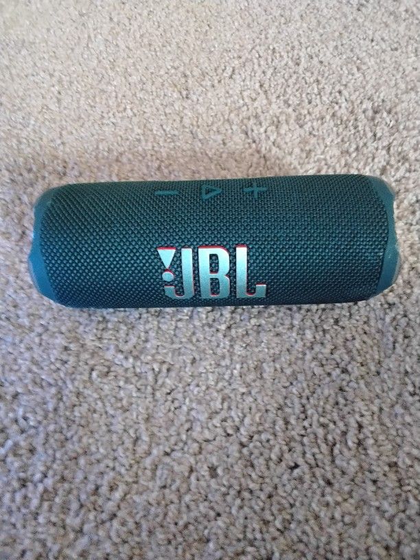JBL Flip 7 Portable Waterproof And Dropproof Speaker