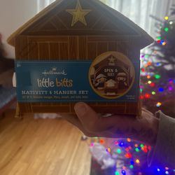 Hallmark Little Bitty Manger Set 
