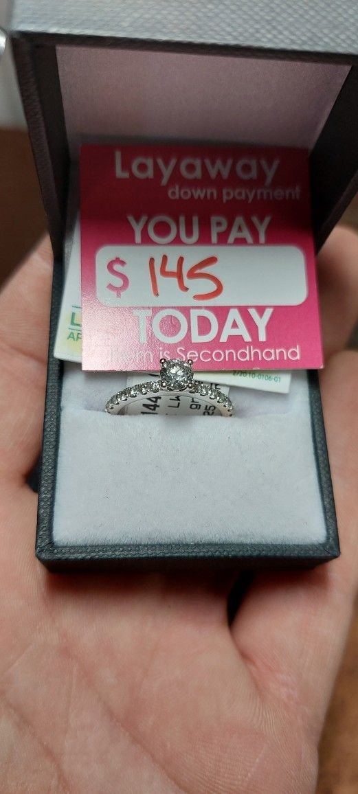 14K White Gold Engagement Ring