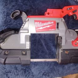 Milwaukee Portable Band Saw 