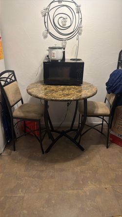 Small round kitchen table