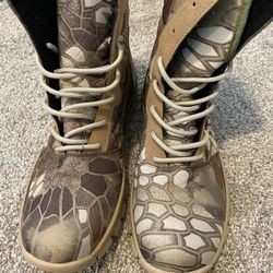 light camo boots