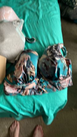 Woman t shirt sports bras lot  bathing suits size 40F