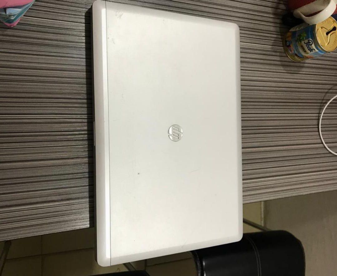 HP laptop folio corei7