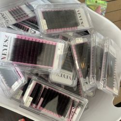 Over 20 Lash Trays 