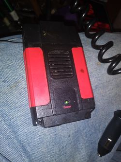SMALL POWER INVERTER WORKS GREAT PLUGS INTO CIGARETTE LIGHTER