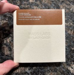NEW HAUS LABS BY LADY GAGA POWER SCULPT VELVET BRONZER IN MEDIUM LEVEL 8…$15!!