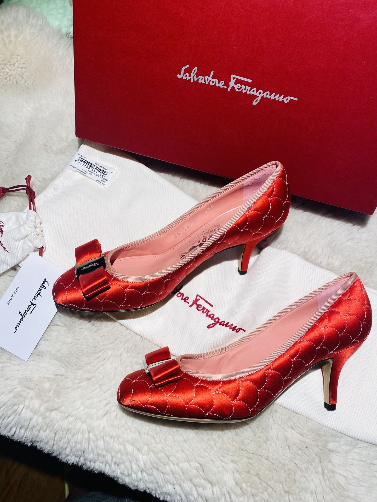 New Authentic Salvatore Ferragamo Bow Pumps