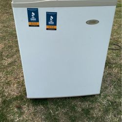 Mini Fridge 