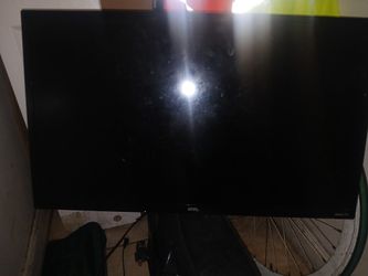 Onn. ( Roku T.V.) 17In ×27in