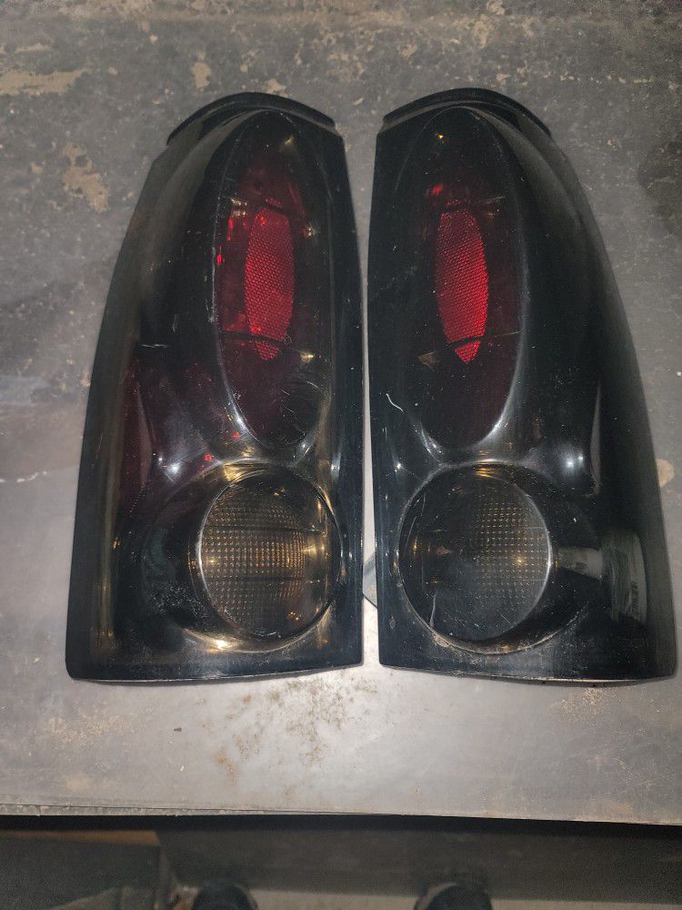 1994 To 1998 Chevy Silverado Tial Light 