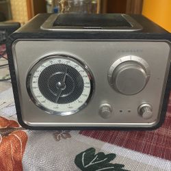 Crosley Solo AM/FM Radio Receiver CR3003A-BK Works !!