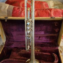 Beautiful Silver Frank Holton Llewellyn Model Trumpet 