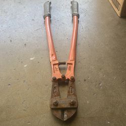 Bolt cutters