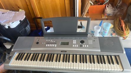 Yamaha Electric Keyboard with Music Stand, keyboard stand and pedal