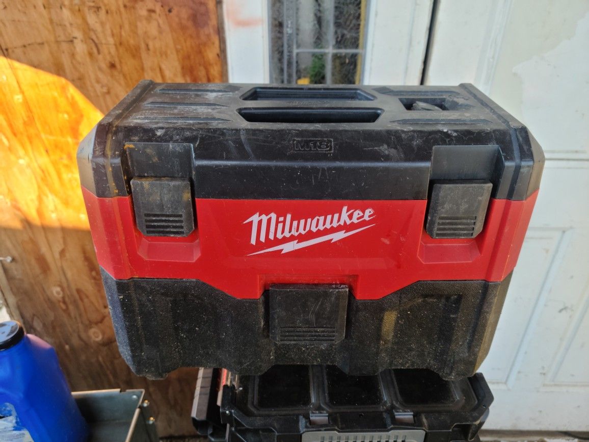 Milwaukee Vacuum