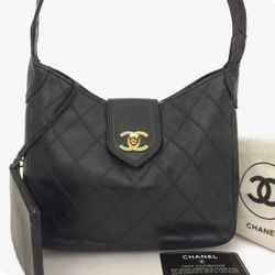 Chanel vintage Shoulder Bag Authentic