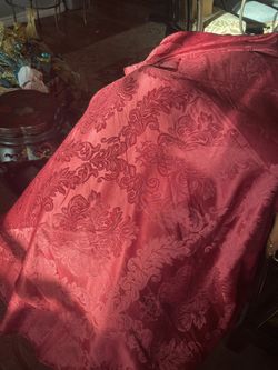 Wine red Oval Tablecloth