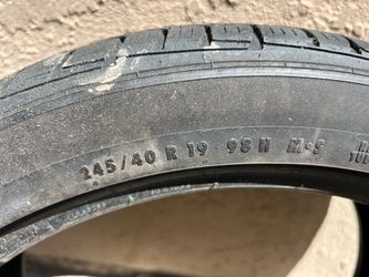 245/40R19 tire