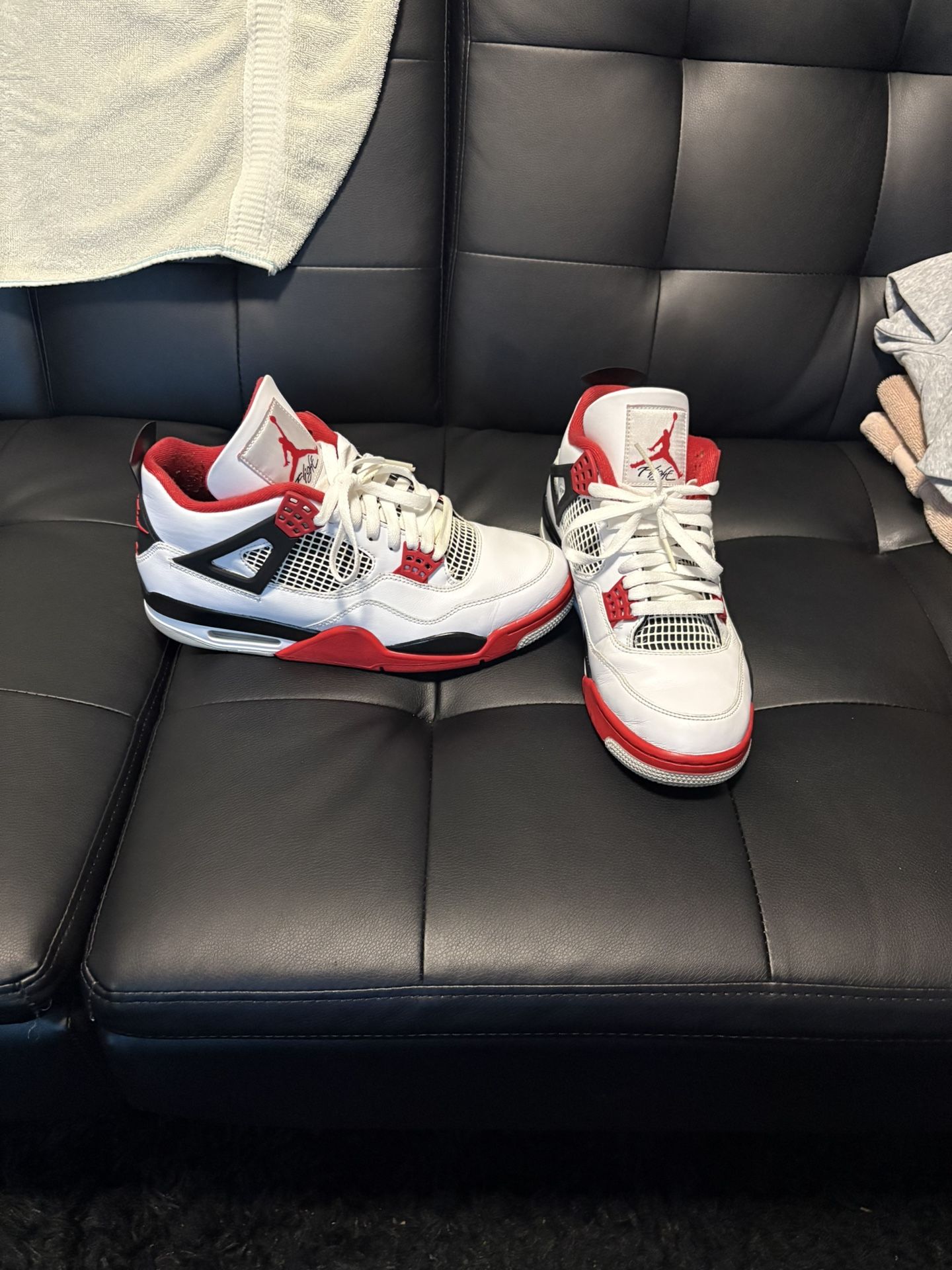 Jordan 4s