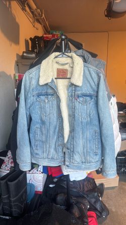 Levi’s denim jacket sz L