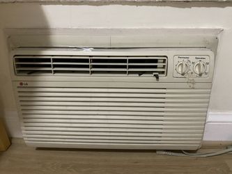 LG 1050 BTU through-the-Wall air conditioner
