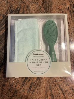 BROOKSTONE HAIR BRUSH & TURBAN SET