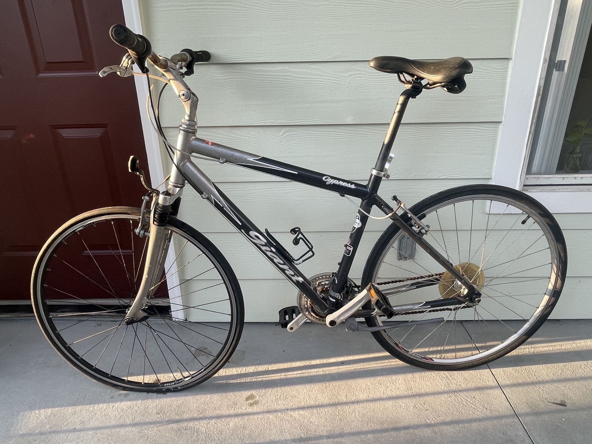 Giant Cypress Bike