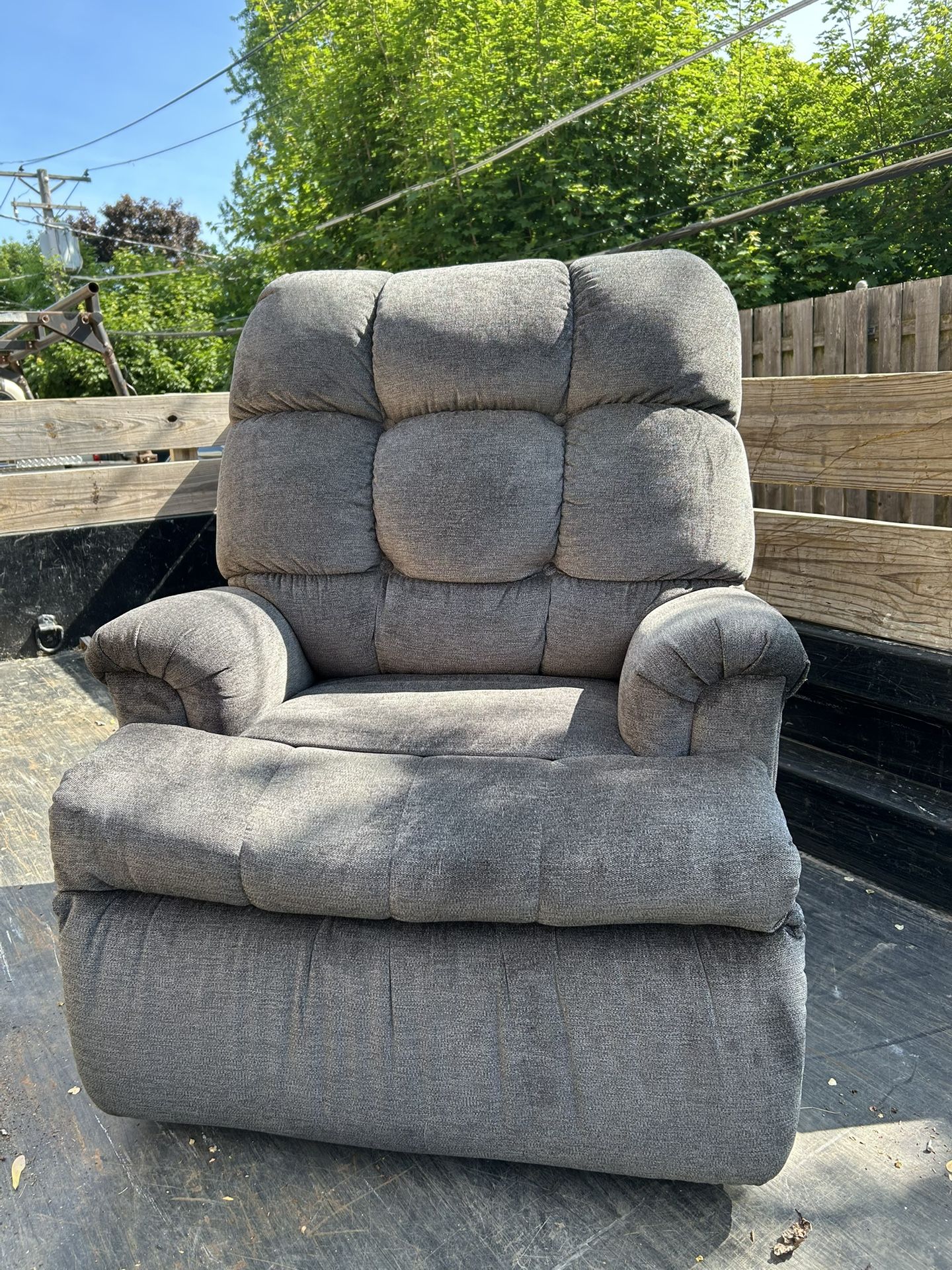Med-Lift Power Lift Recliner Chair