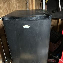Mini Fridge With Tiny Freezer Inside