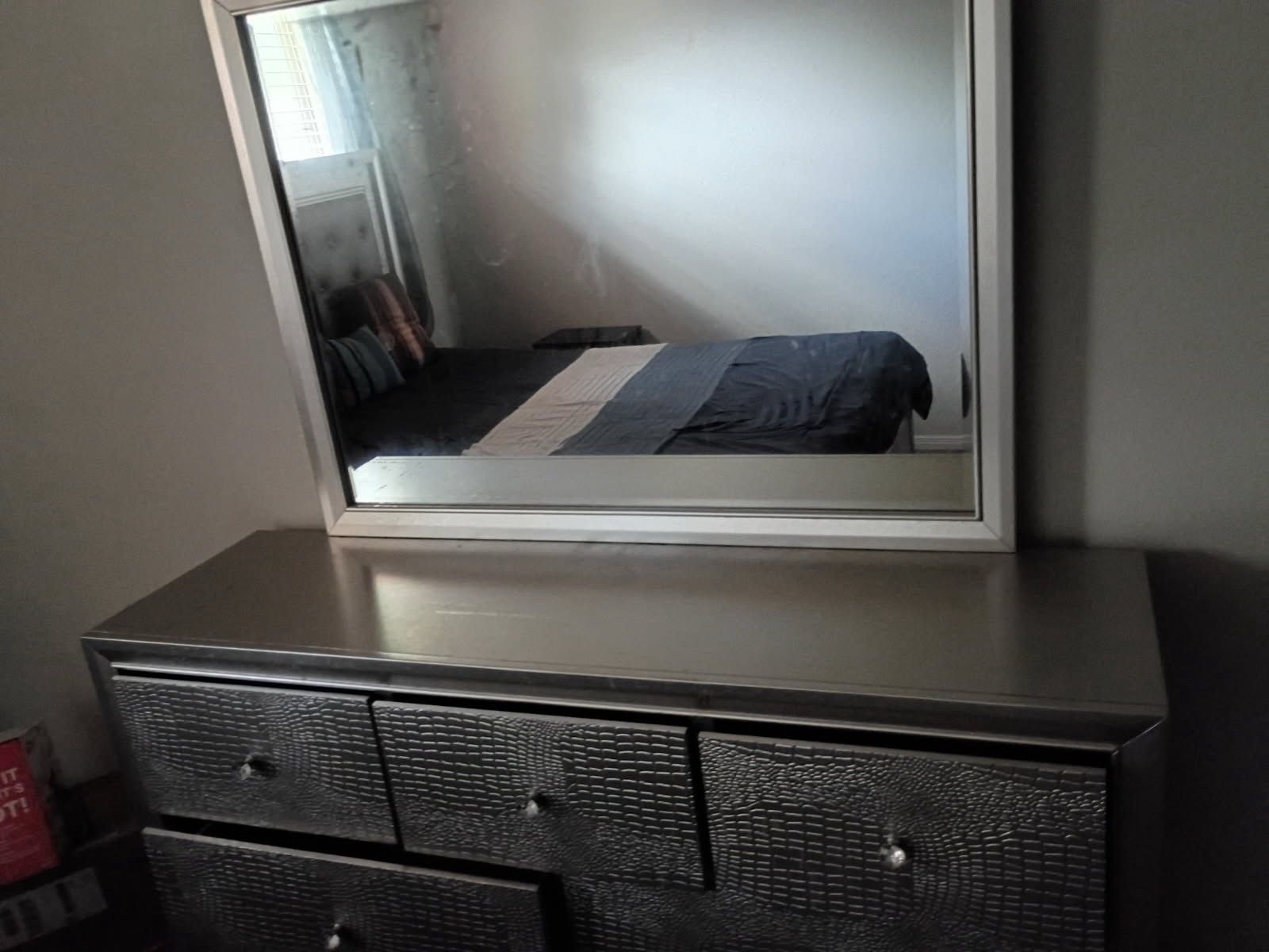 Queen Size Bed Set