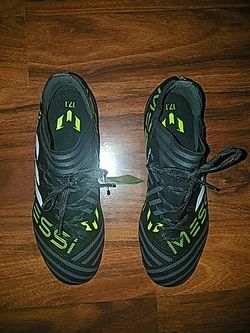 Soccer cleats