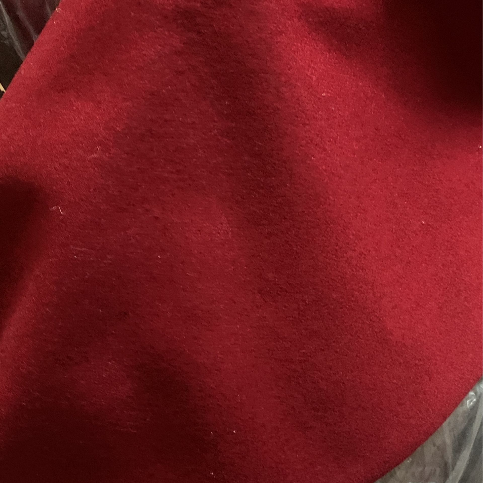 Brand new burgundy 8 foot table and rail set pool cover