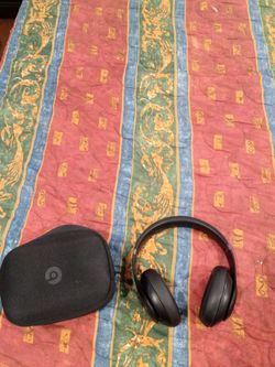 Beats studio pro color negro