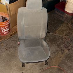 Tacoma Extended Cab L&R Seats For Parts