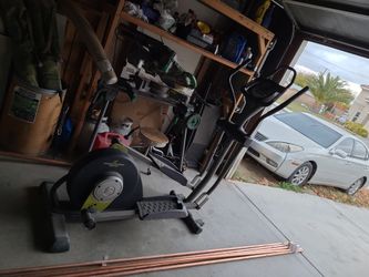 Pro form 900 Elliptical Machine