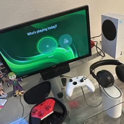 Xbox Series S   + HEADSET & MORE