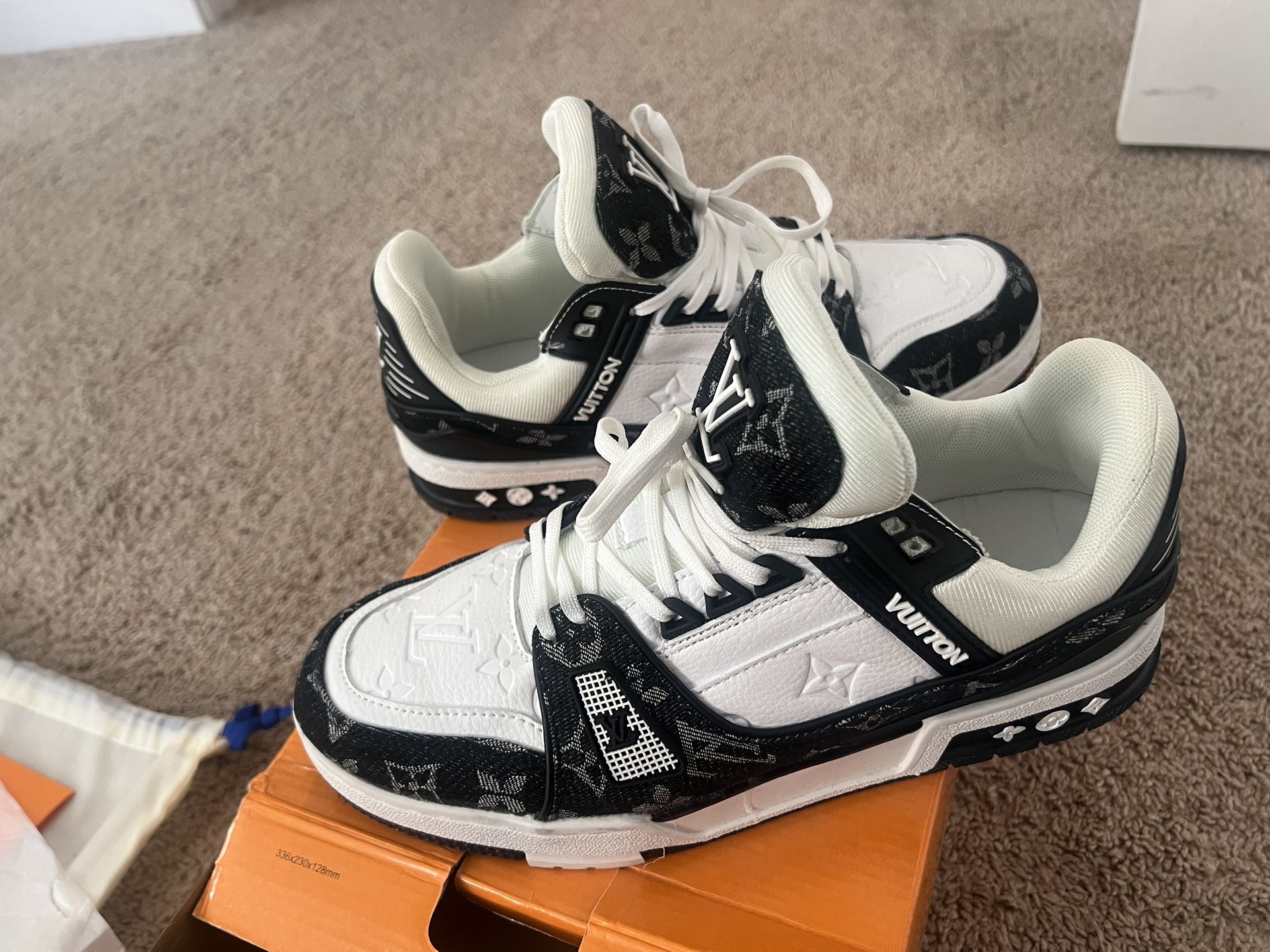 Louis Vuitton Trainer Sneaker Black