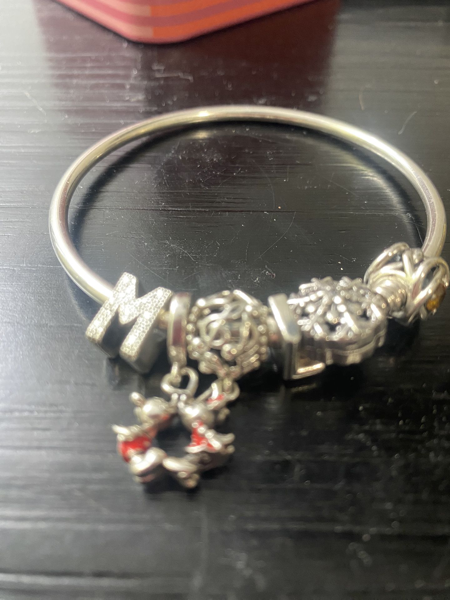 Pandora Bracelet With 5 Charms 