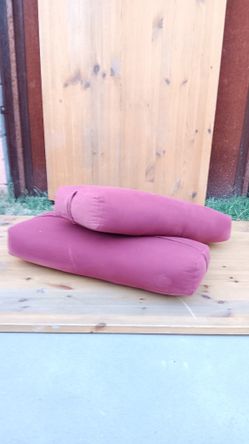 Medium Red Yoga Bolsters (X10)