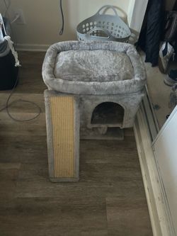 Cat tower 20 $