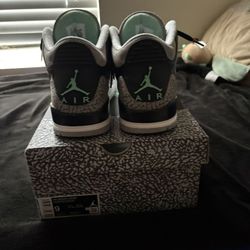 Jordan 3 Green Glow Size 9