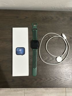 Apple Watch Series 9 45mm Cellular + GPS