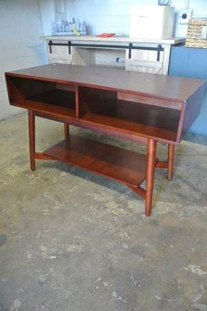 Convenience Mid Century Wood TV Stand in Mahogany