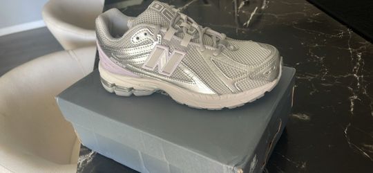 New balance shoes