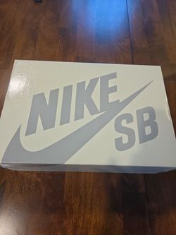 Nike SB Dunk high QS " run the jewels"BRAND NEW